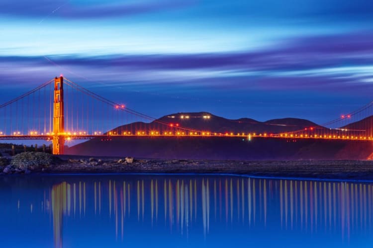 Golden Gate Bridge at night